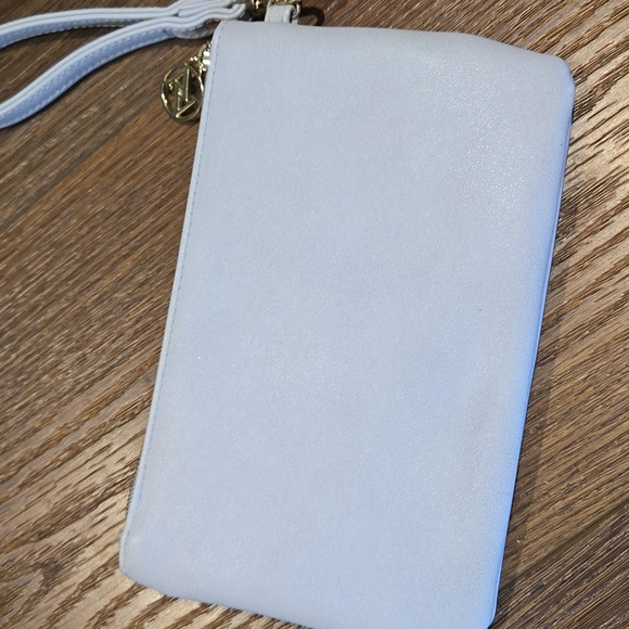 NWT..  ADRIENNE VITTADINI CHARGING WALLET... #6475 - Picture 4 of 6